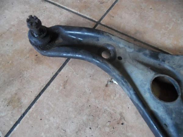 Toyota Yaris Verso Querlenker unten Vorne Links