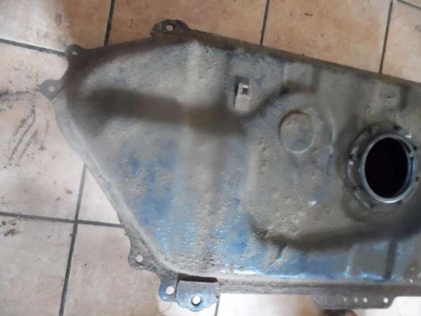 Toyota Yaris Verso Kraftstofftank Benzintank