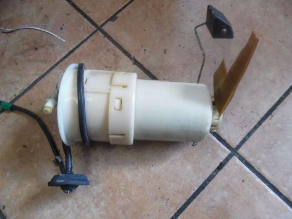 Toyota Yaris Verso Benzinpumpe Kraftstoffpumpe