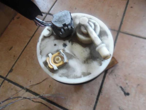 Toyota Yaris Verso Benzinpumpe Kraftstoffpumpe