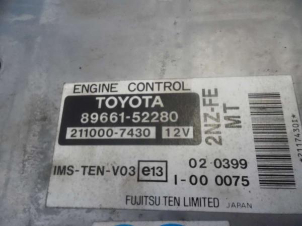 Toyota Yaris Verso Motorsteuergerät 89661-52280