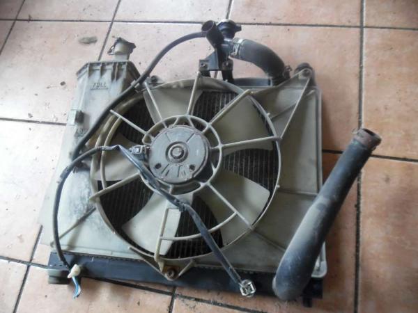 Toyota Yaris Verso Kühlerlüfter Elektrolüfter Motorlüfter Wasserkühler