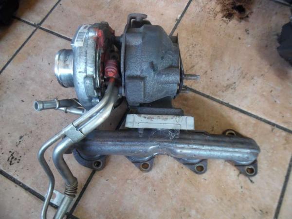 Renault Koleos Y 2,0dci Turbolader mit Abgaskrümmer