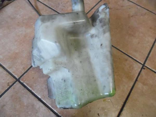 Renault Espace IV Wischwasserbehälter mit Pumpe 8200050361