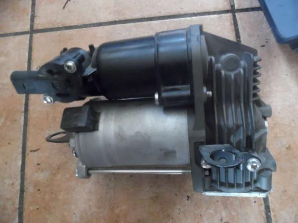 Mercedes-Benz Vito Bus Luftfederung Kompressorpumpe 6393200204