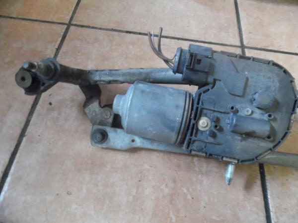 Audi A3 8P Wischermotor mit Gestänge Vorne 8P1955119F