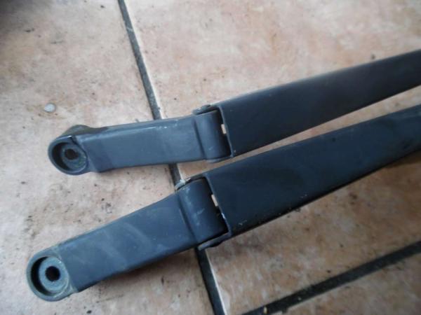 Toyota Yaris Verso Scheibenwischerarm Vorne