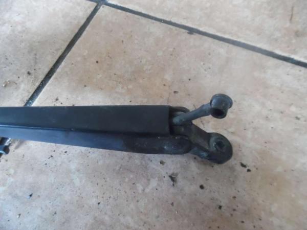 Toyota Yaris Verso Scheibenwischerarm Hinten