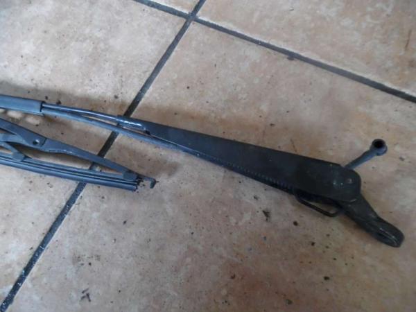 Toyota Yaris Verso Scheibenwischerarm Hinten