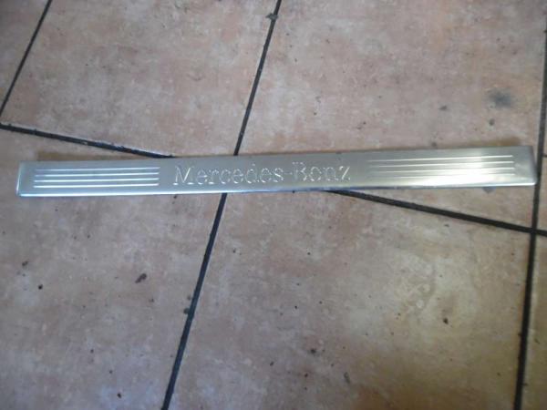 Mercedes-Benz E-Klasse W212 Einstiegsleisten Vorne 2126860936