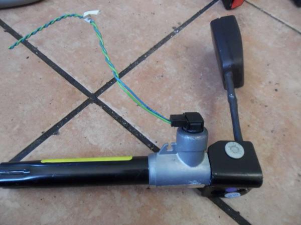 BMW 5er E61 Gurtstraffer Gurtschloß Hinten Rechts 9117190